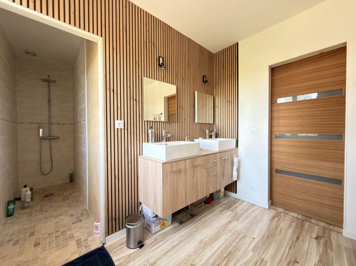 Image No.8-3 Bed House for sale