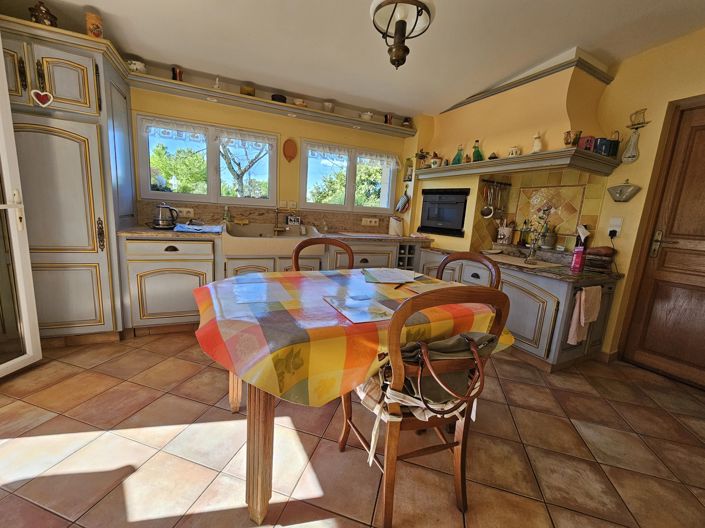 Image No.3-4 Bed House for sale