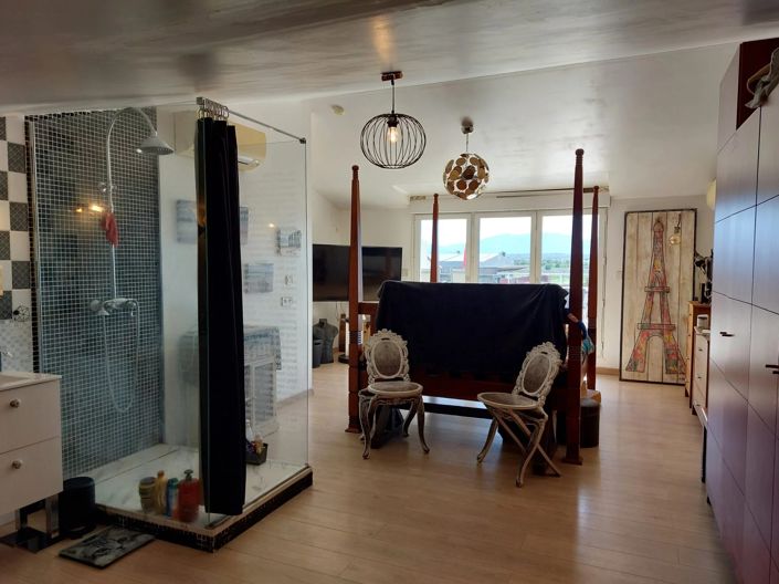 Image No.4-5 Bed House for sale