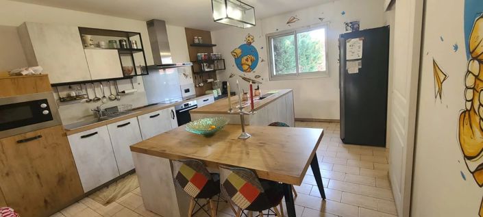 Image No.6-5 Bed House for sale