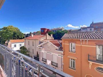 6efa8ed5eb4351843ccf0dd2ff73efe2fbbd466a6f192