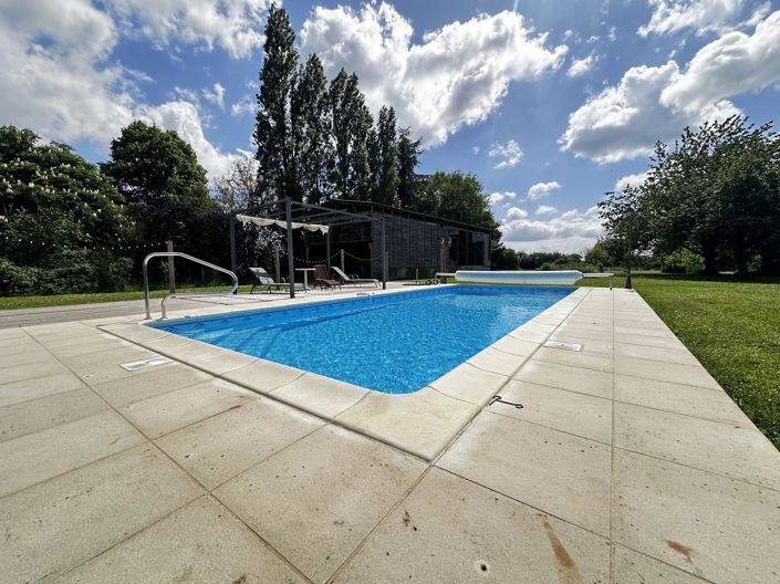 Image No.2-4 Bed House for sale