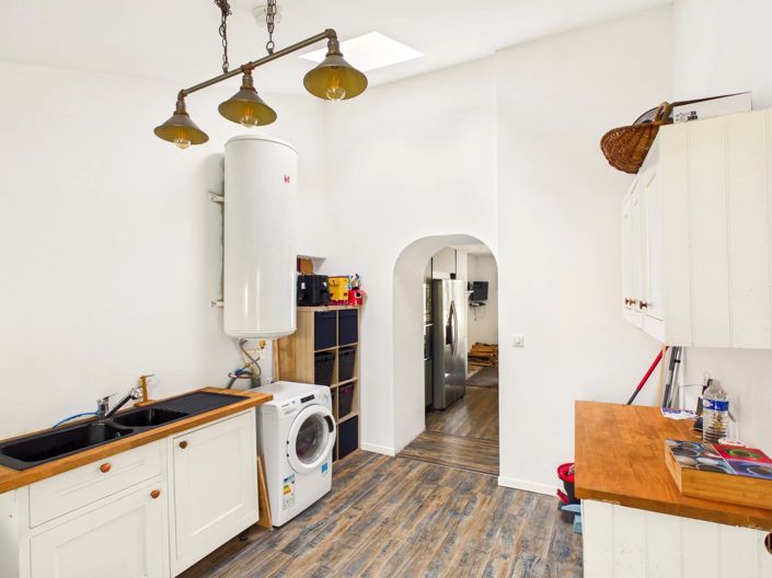 Image No.6-4 Bed House for sale