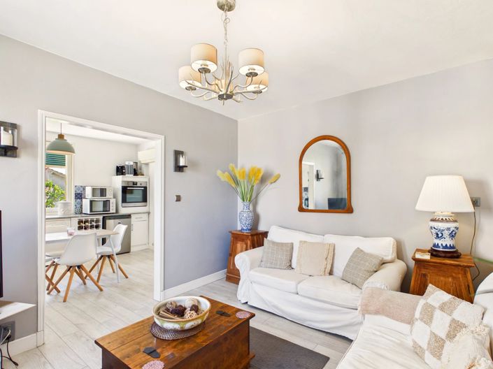 Image No.15-6 Bed House for sale