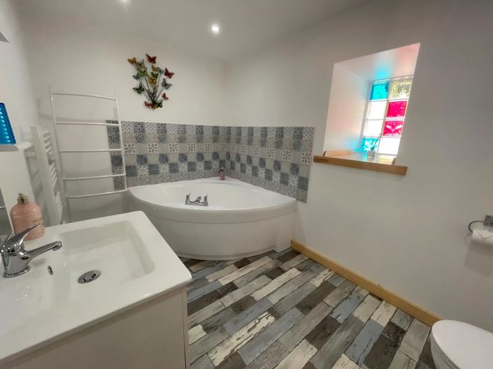 Image No.15-7 Bed House for sale