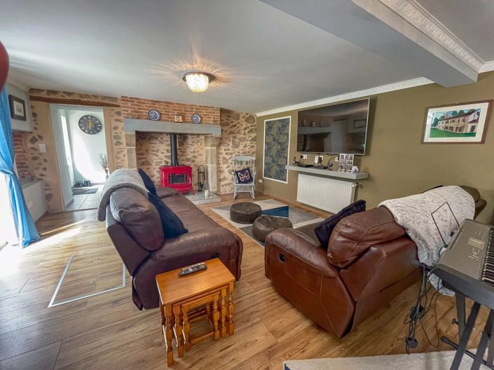 Image No.6-7 Bed House for sale