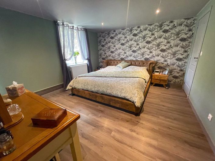 Image No.7-7 Bed House for sale