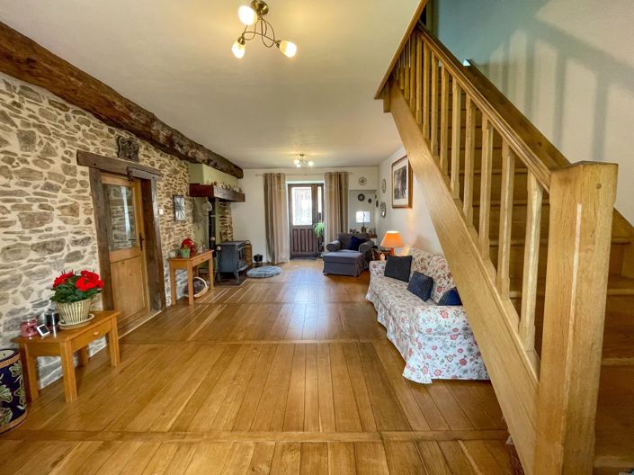 Image No.6-3 Bed House for sale