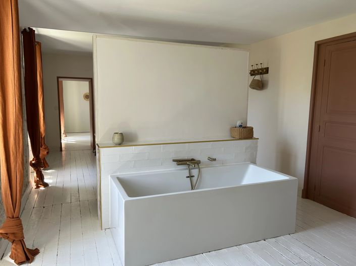 Image No.12-5 Bed House for sale