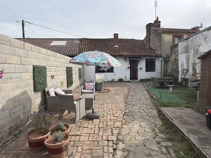 Image No.11-2 Bed House for sale