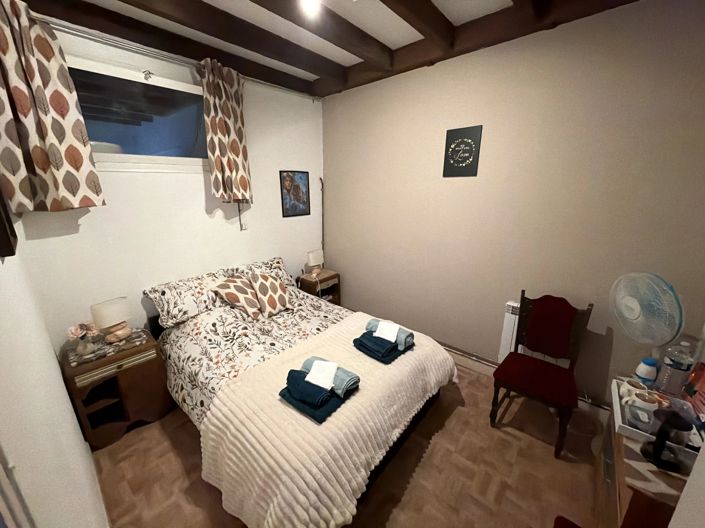 Image No.8-2 Bed House for sale
