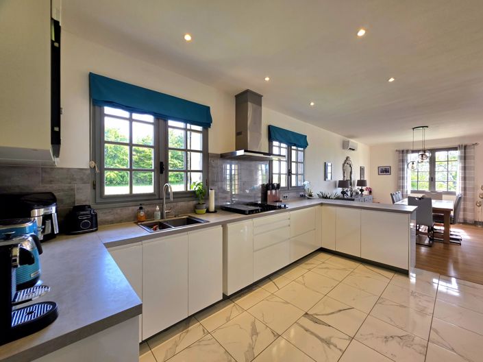 Image No.7-5 Bed Village House for sale