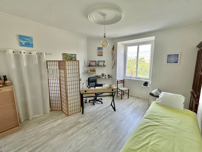 Image No.9-4 Bed House for sale