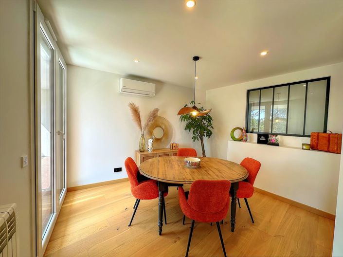 Image No.3-3 Bed Property for sale