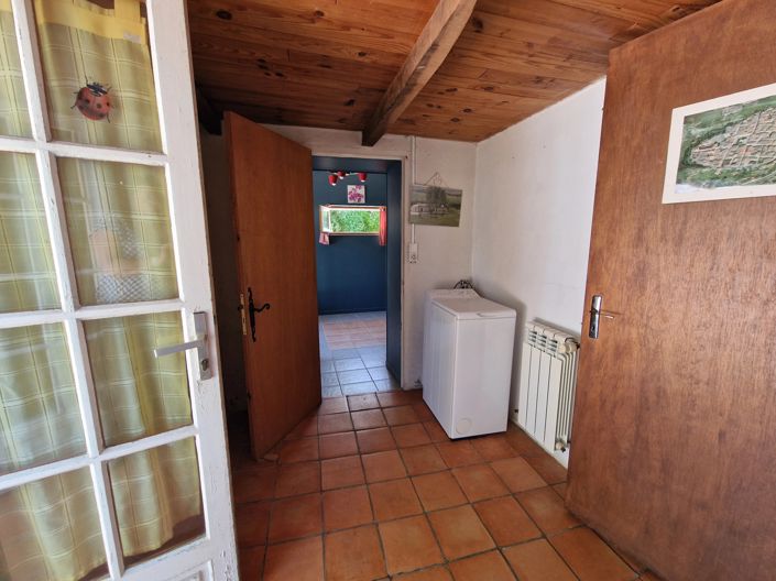 Image No.8-2 Bed House for sale