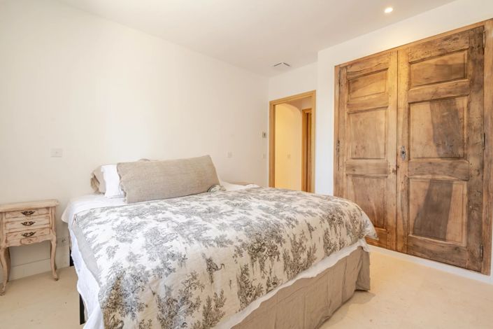 Image No.9-4 Bed House for sale