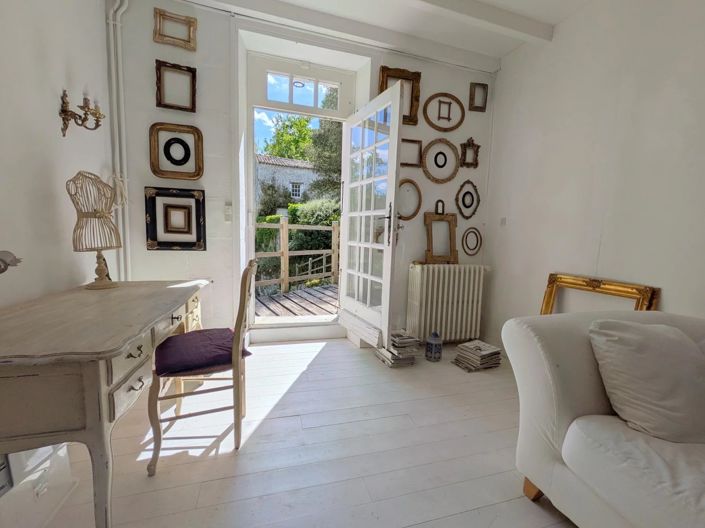 Image No.5-7 Bed House for sale
