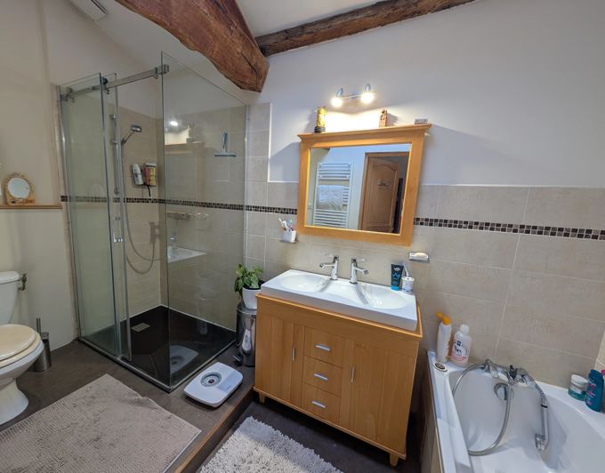 Image No.10-5 Bed House for sale