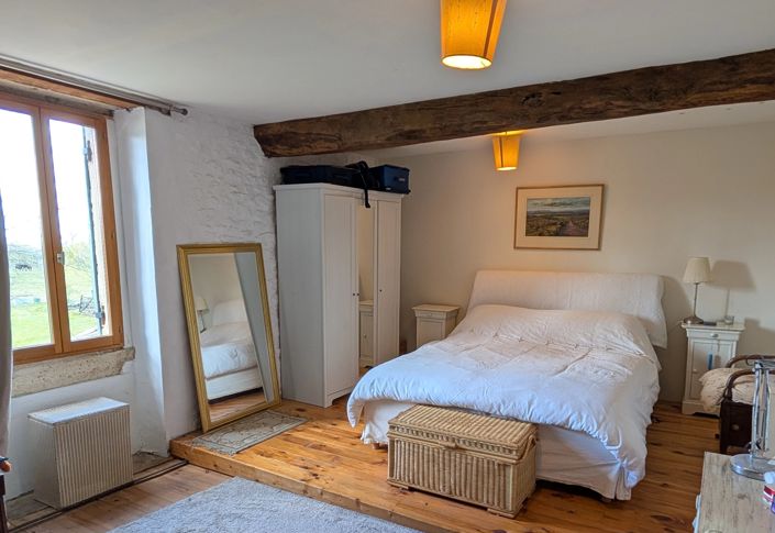 Image No.8-5 Bed House for sale