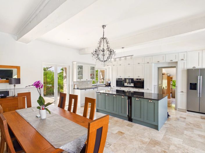 Image No.3-10 Bed House for sale