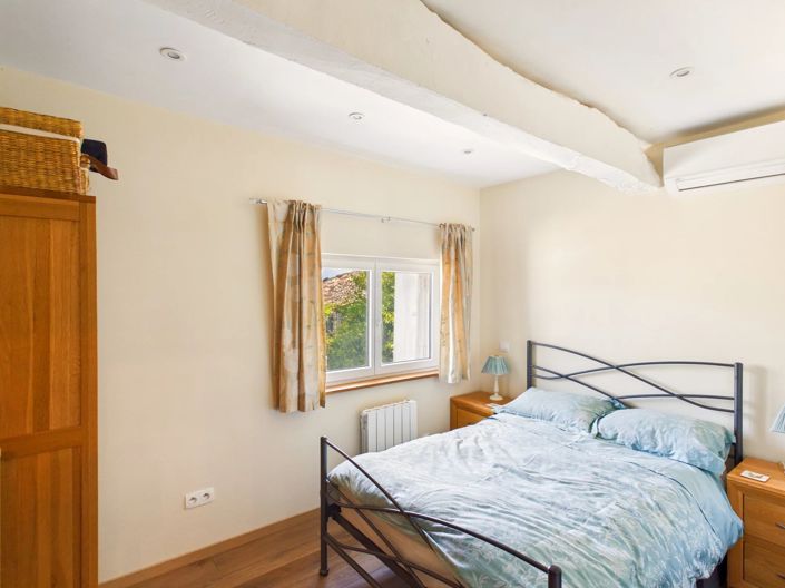 Image No.6-10 Bed House for sale