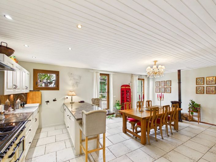Image No.6-6 Bed Village House for sale