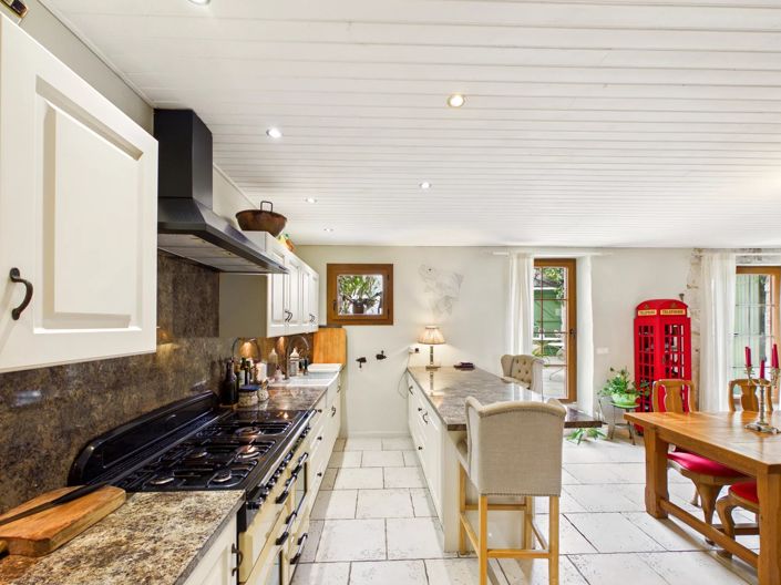 Image No.7-6 Bed Village House for sale