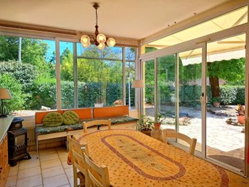061d8bff10fe1285e4cde856b15a548c76c7ef3e82324