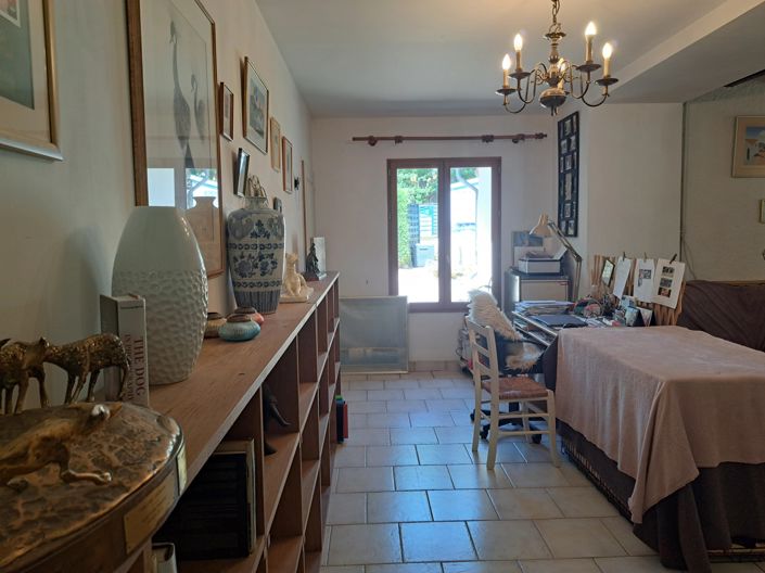 Image No.7-2 Bed House for sale