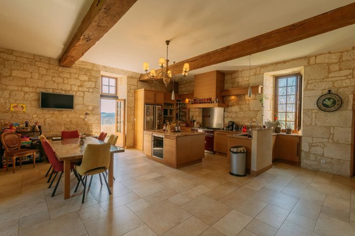 Image No.4-6 Bed House for sale