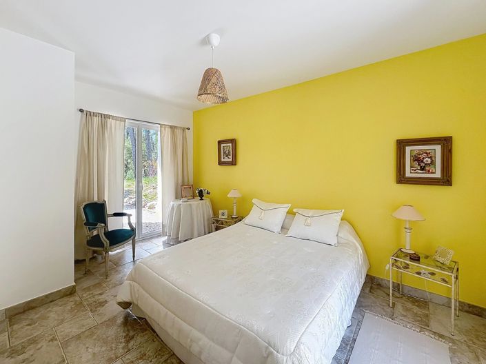 Image No.12-4 Bed House for sale