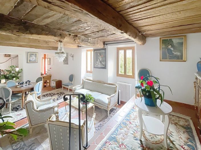 Image No.2-4 Bed House for sale