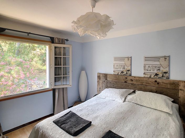 Image No.14-4 Bed House for sale