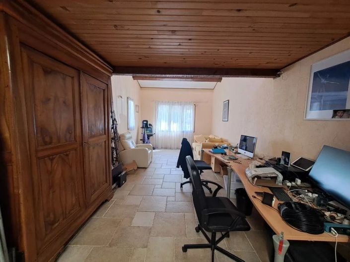 Image No.5-5 Bed House for sale