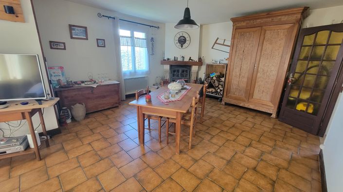 Image No.9-3 Bed House for sale