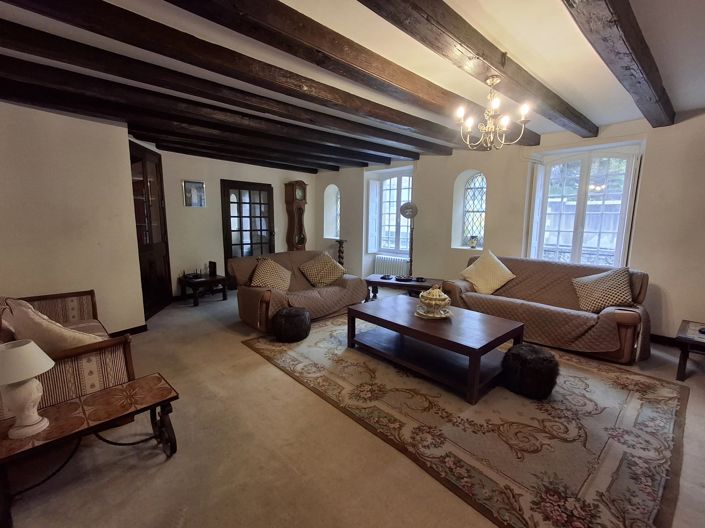 Image No.10-5 Bed House for sale