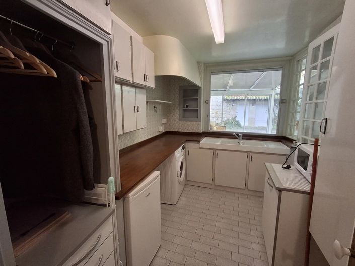 Image No.9-5 Bed House for sale
