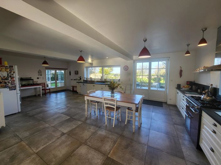 Image No.3-4 Bed House for sale