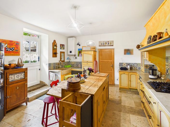 Image No.6-7 Bed House for sale
