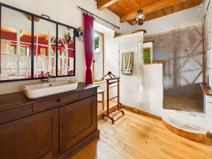 Image No.9-7 Bed House for sale