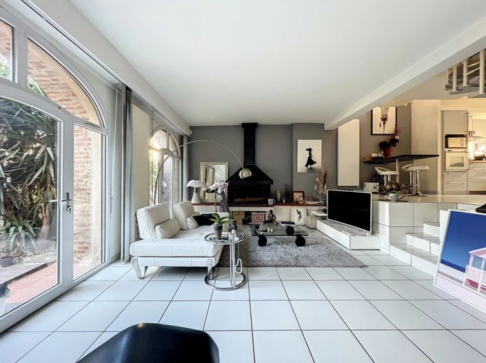 Image No.3-4 Bed Property for sale