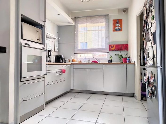 Image No.6-4 Bed Property for sale