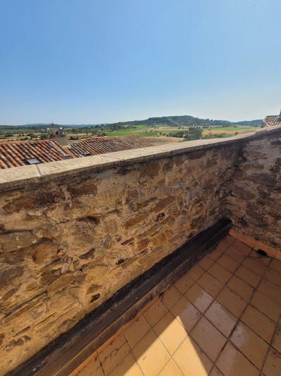 Image No.8-5 Bed House for sale