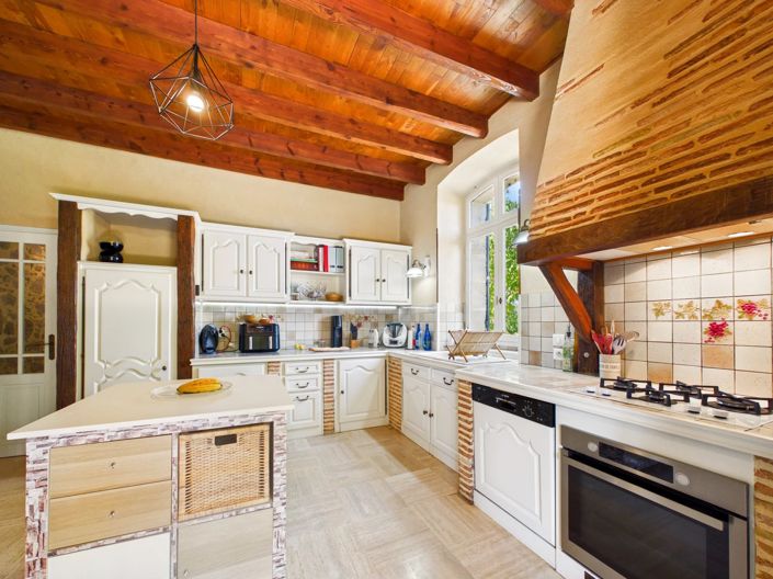 Image No.4-4 Bed Village House for sale