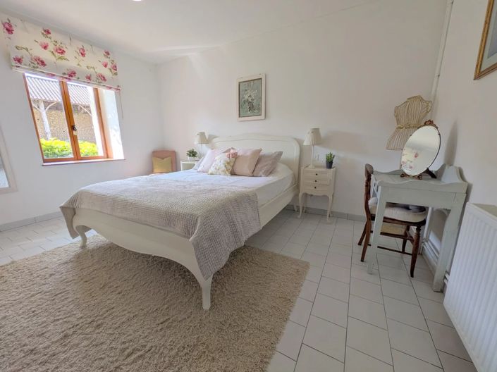 Image No.10-9 Bed House for sale