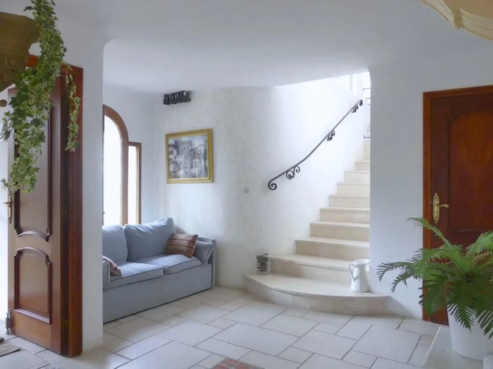 Image No.12-4 Bed House for sale