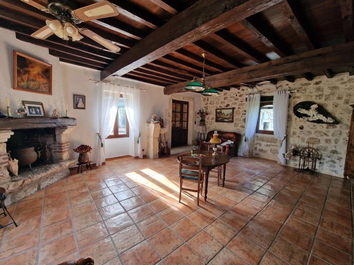 Image No.2-3 Bed House for sale