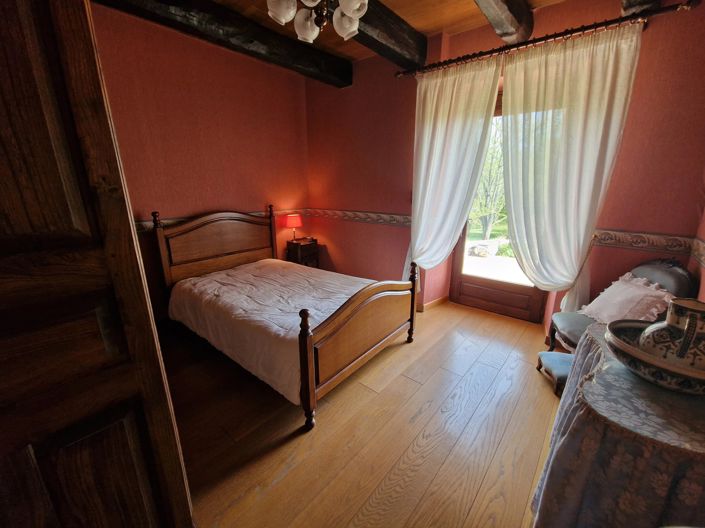 Image No.9-3 Bed House for sale