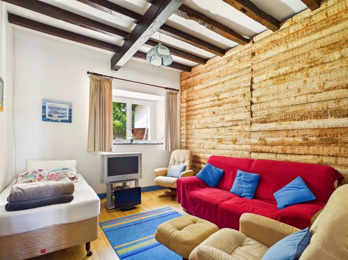 Image No.10-6 Bed House for sale