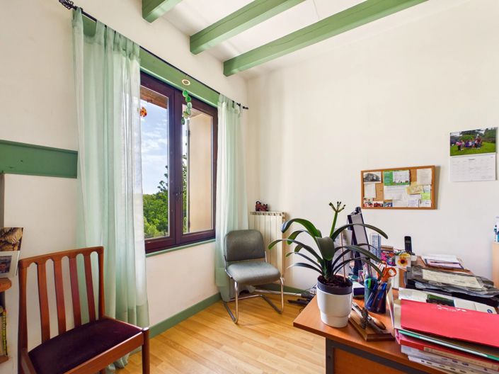 Image No.7-6 Bed House for sale